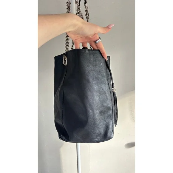 $1,095 Authentic Valentino Tote Bag Black Leather Silver Chain Strap V Logo - Picture 6 of 16